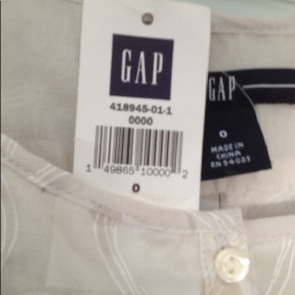 Gap top made of silk and cotton. Size 0. Adorable! - Picture 7 of 7